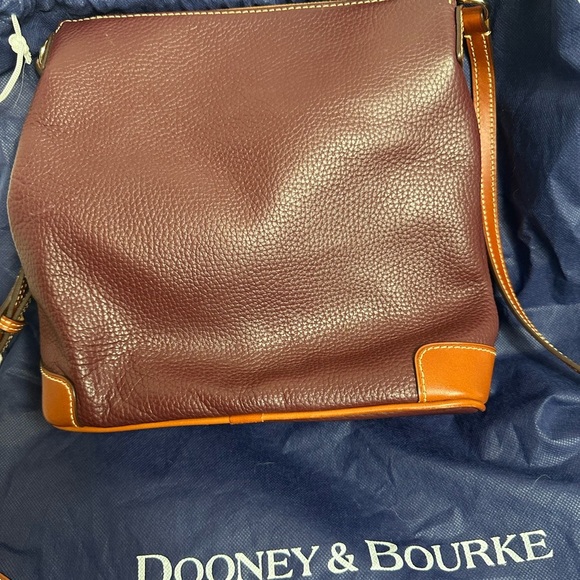 Dooney and Bourke pebbled leather burgundy crossbody bag - Picture 9 of 14